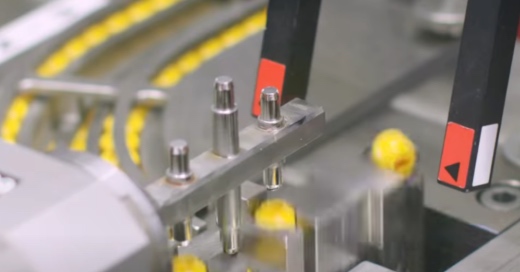 Produccion minifiguras LEGO RNA Vibrant