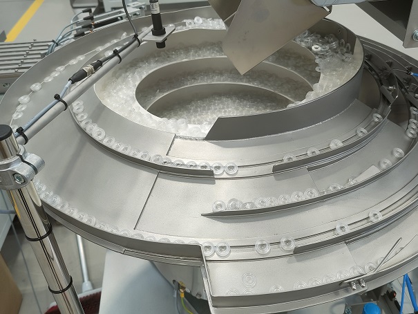 automatización para piezas de plásticos